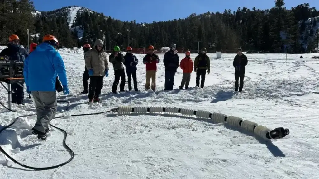 JPL'nin Yılan Benzeri EELS Robotu: Keşif Sınırlarını Zorluyor