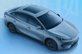 BYD e7 Çin’den Fırtına Gibi Geldi: 560 Bin TL’ye Elektrikli Sedan Devrimi!