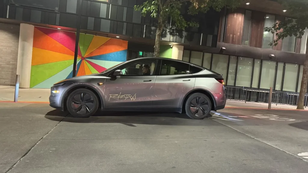 Tesla Robotaksi Hizmetini Austin’de Başlattı